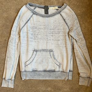 🌸 Soft, Gray Pullover